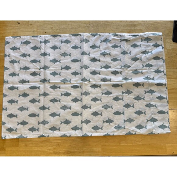 Garnet Hill Twin Flat Sheet & 2 Pillowcases Mini-Print Percale Blue Fish Set EUC - Picture 7 of 11